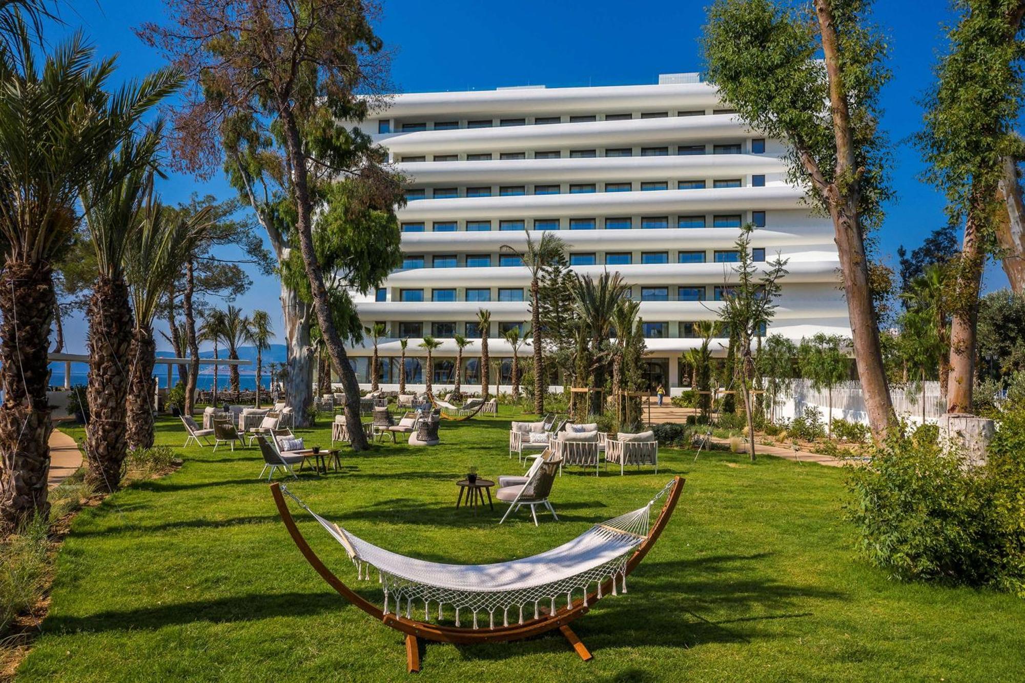 Isla Brown Corinthia Resort & Spa, Curio Collection By Hilton Agioi Theodoroi Esterno foto The hotel's main building