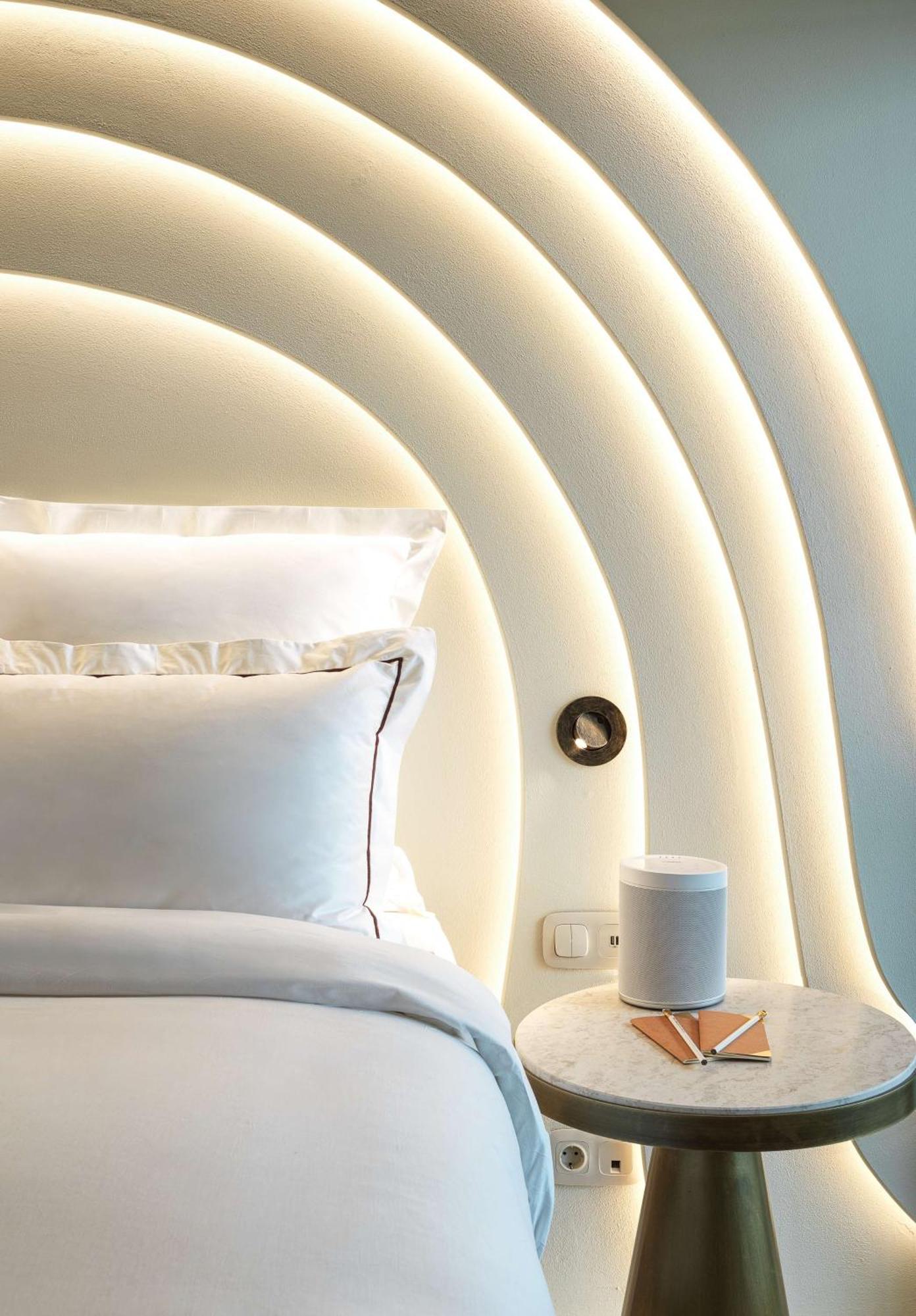 Isla Brown Corinthia Resort & Spa, Curio Collection By Hilton Agioi Theodoroi Esterno foto A wall light